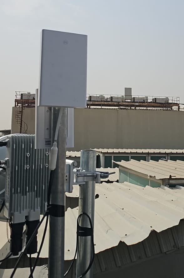 Zowee (Huawei) H362-383 CPE Max 6 5G Outdoor Router (Unlocked)